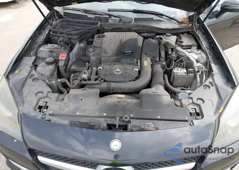 2014 Mercedes-Benz Slk 250 z USA, uszkodzony, nr VIN WDDPK4HAXEF074985